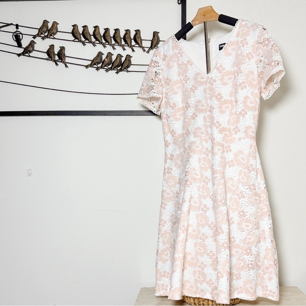 Karl Lagerfeld Paris Floral Lace Dress V Neck Short Sleeve Peach White 10